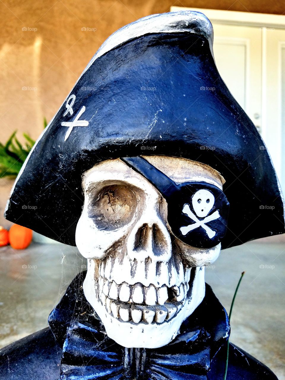 Happy Halloween Skeleton Pirate