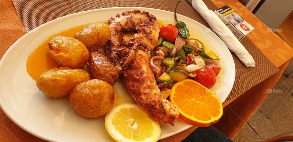 octopus and potatoes