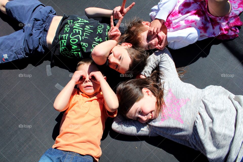 Siblings who play together stay together 