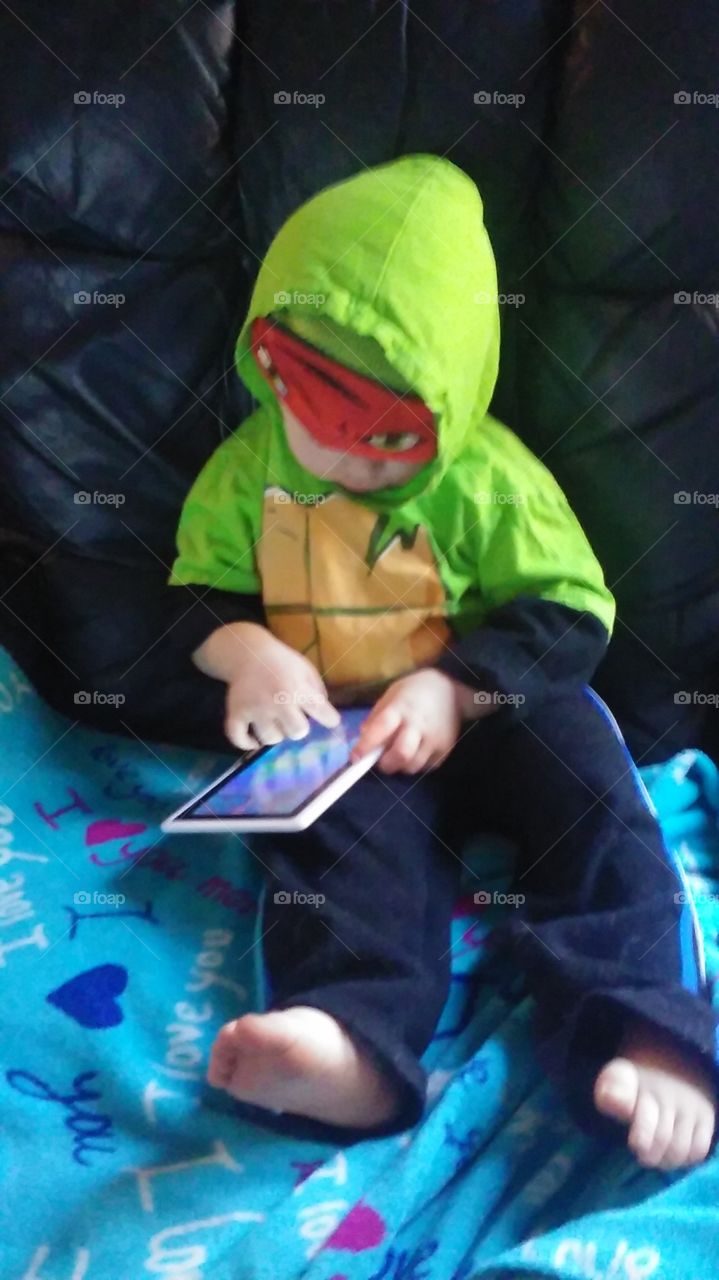 Toddler & Tablet