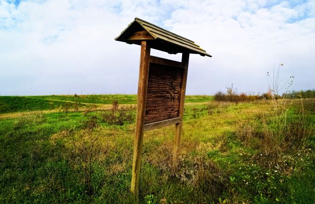 Abandoned sign