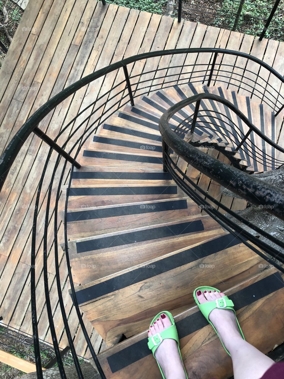 Spiral staircase with feet