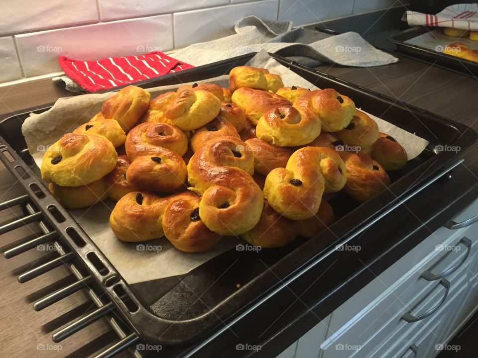 Saffron buns