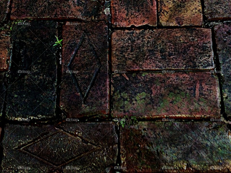 Creative texture-brick road