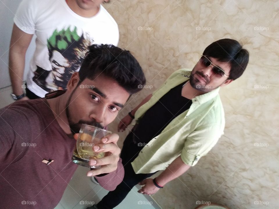 drink with friends
