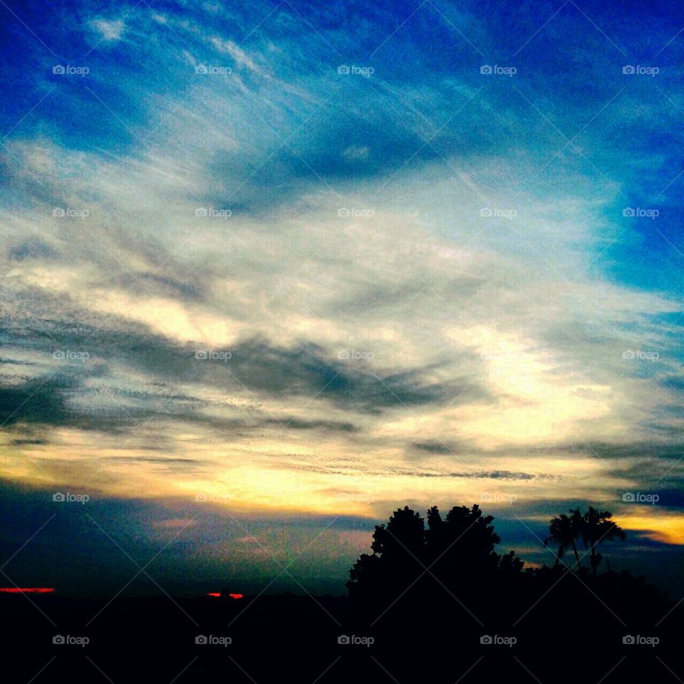 🌅Desperte, #Jundiaí. 
Que a jornada diária possa valer a pena!
🍃
#sol #sun #sky #céu #photo #nature #morning #alvorada #natureza #horizonte #fotografia #pictureoftheday #paisagem #inspiração #amanhecer #mobgraphy #mobgrafia #AmoJundiaí