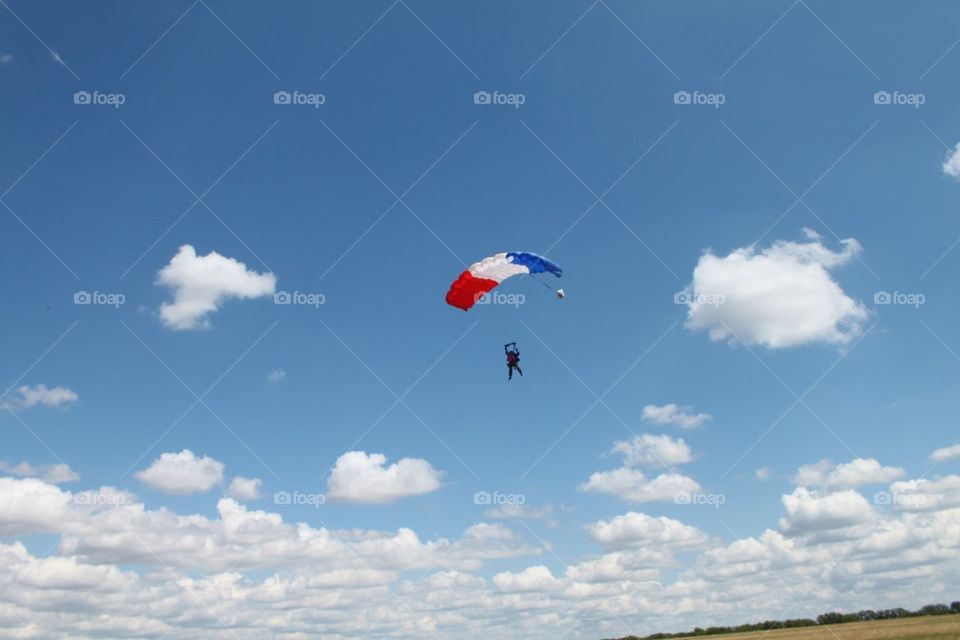 parachutis