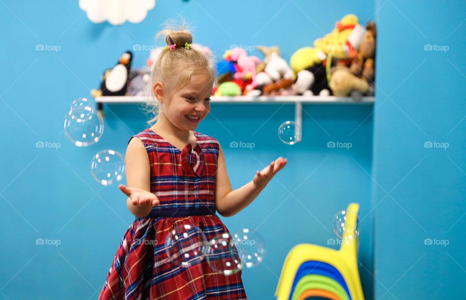 Soap bubbles are a lot of happiness and joy for a child🫧