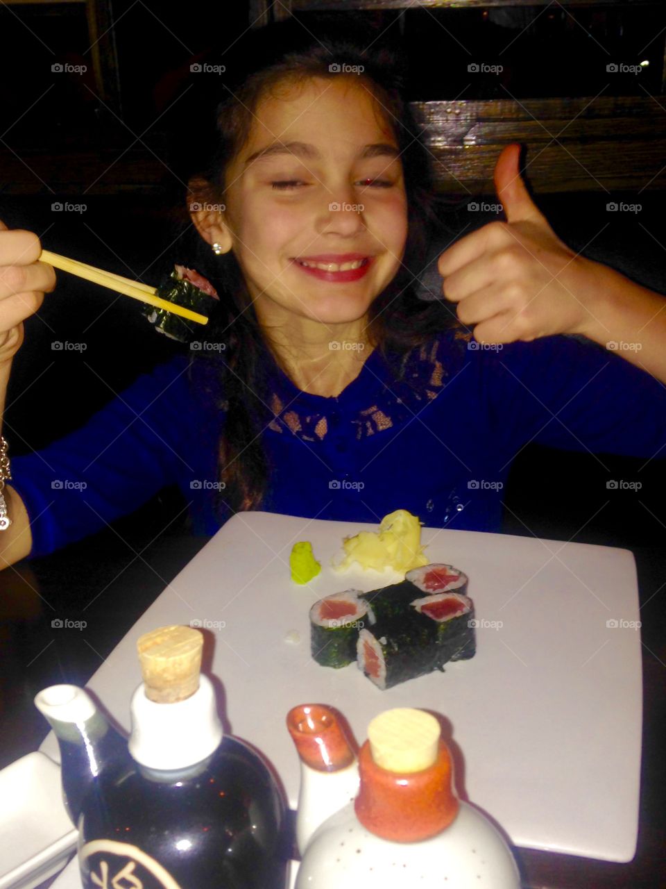 Thumbs up to sushi!