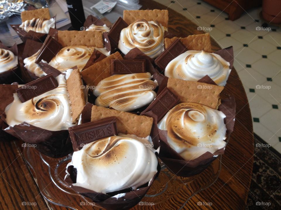 Toasted s'mores cupcakes