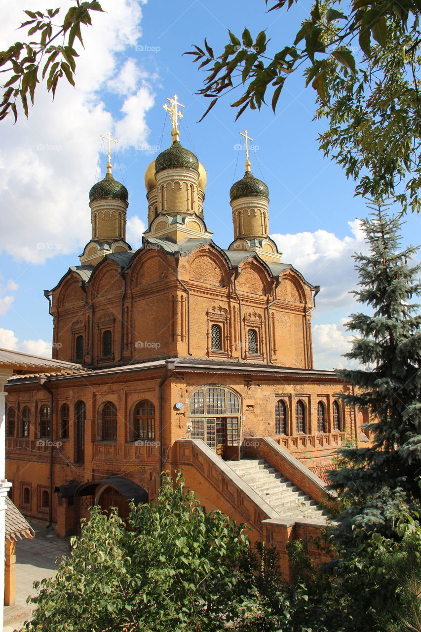 старинная церковь в Москве
