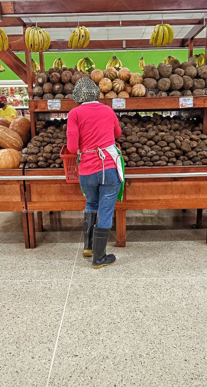 supermarket and its workers