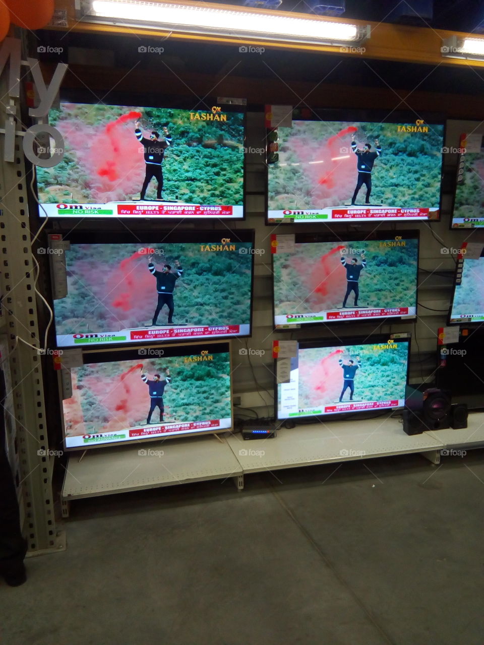 TV sets in a mall