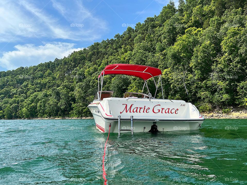 Beautiful boat on Lake Cumberland in Kentucky 