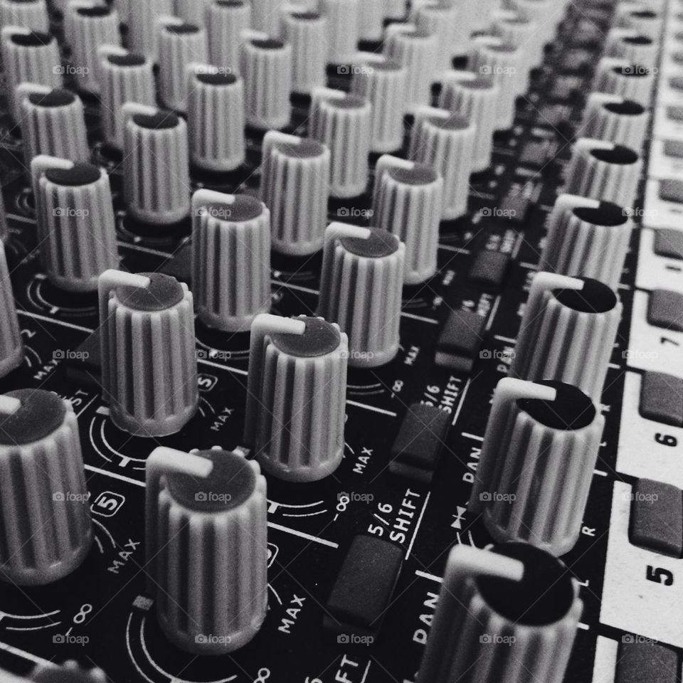 Mixing desk