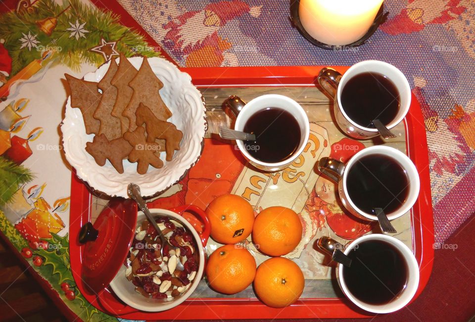 mulled wine and gingerbread and clementine