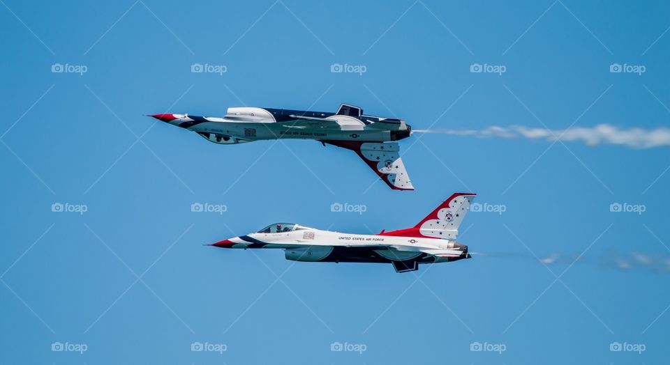 USAF F-16 Thunderbirds duo