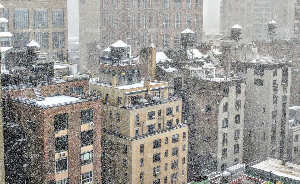 March 10th 2017 New York City snowstorm and buildings
