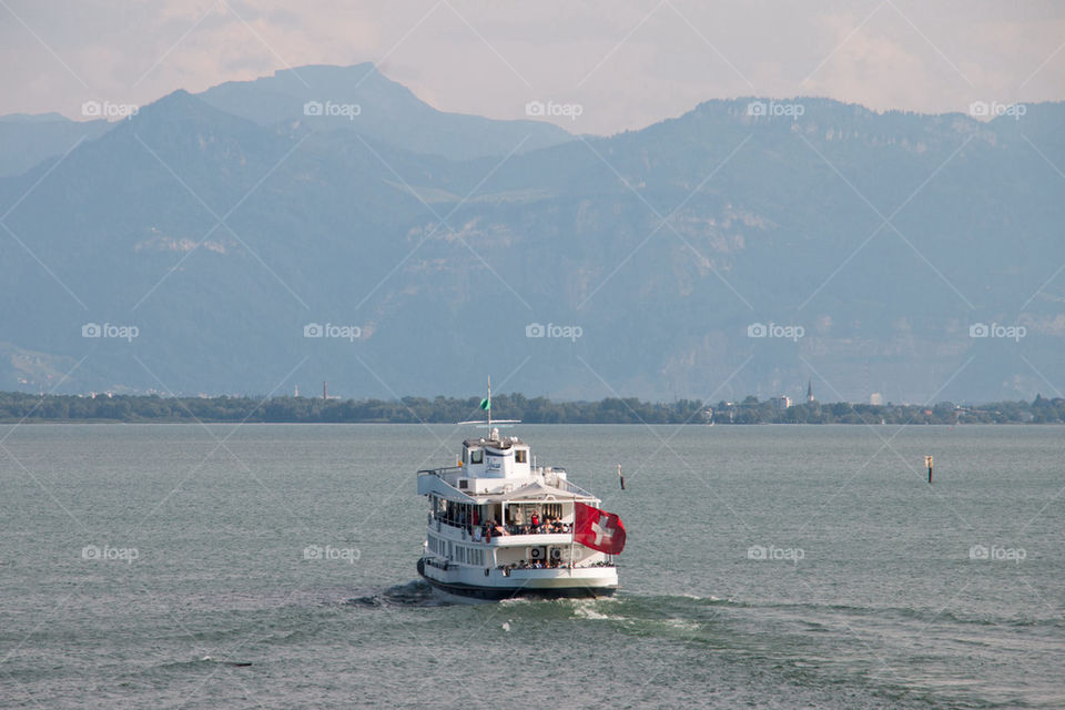 Boat from Germany to Switzerland 