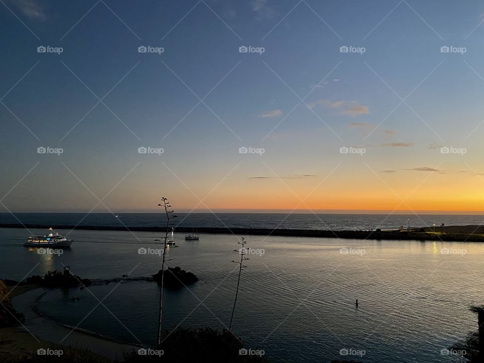 Sunset from the Lookout Point in Corona del Mar looking over the Pacific Ocean