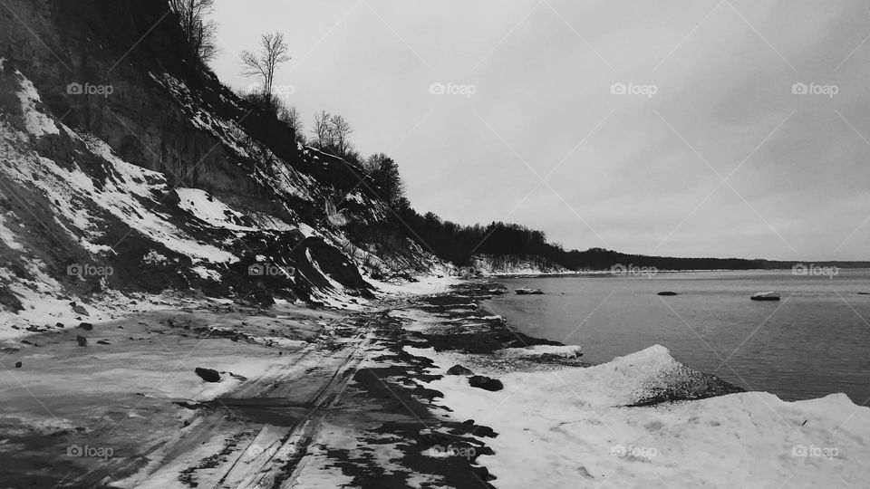 Winter scenic landscape🤍🖤 Sea🤍🖤 Snow 🤍🖤 Cliff🤍🖤