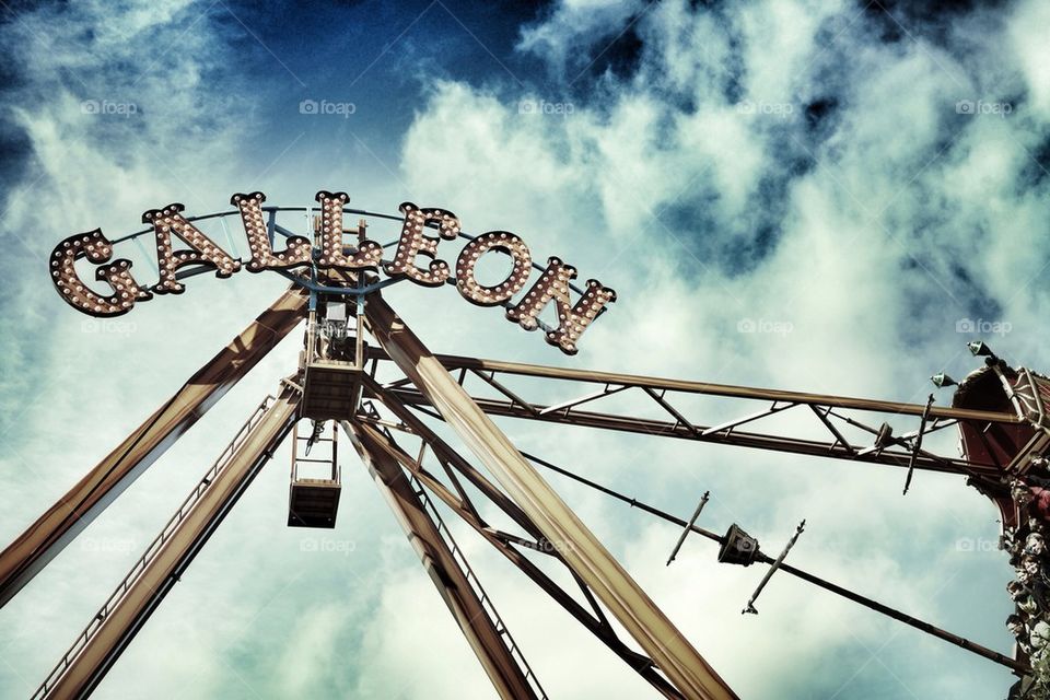 light clouds fun park by nivoa