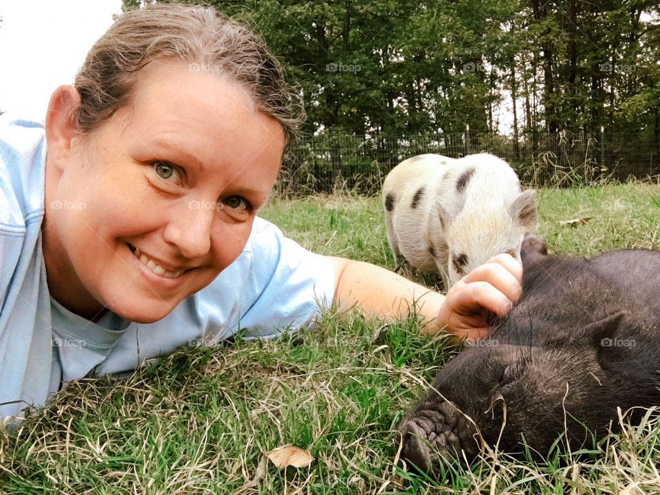 Selfie with my Juliana and Potbelly Pigs