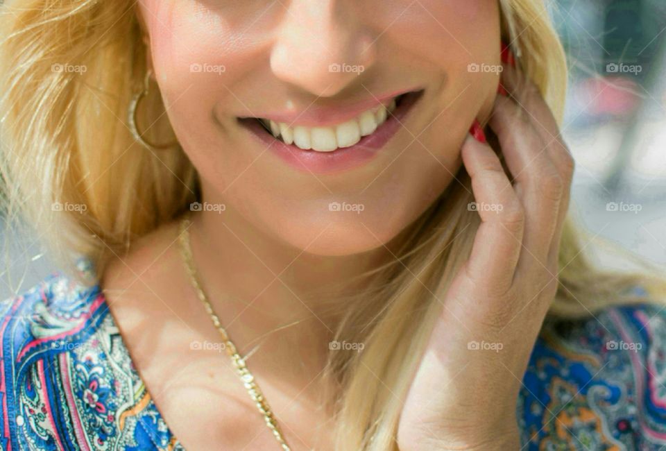 smiling woman with beautiful teeth