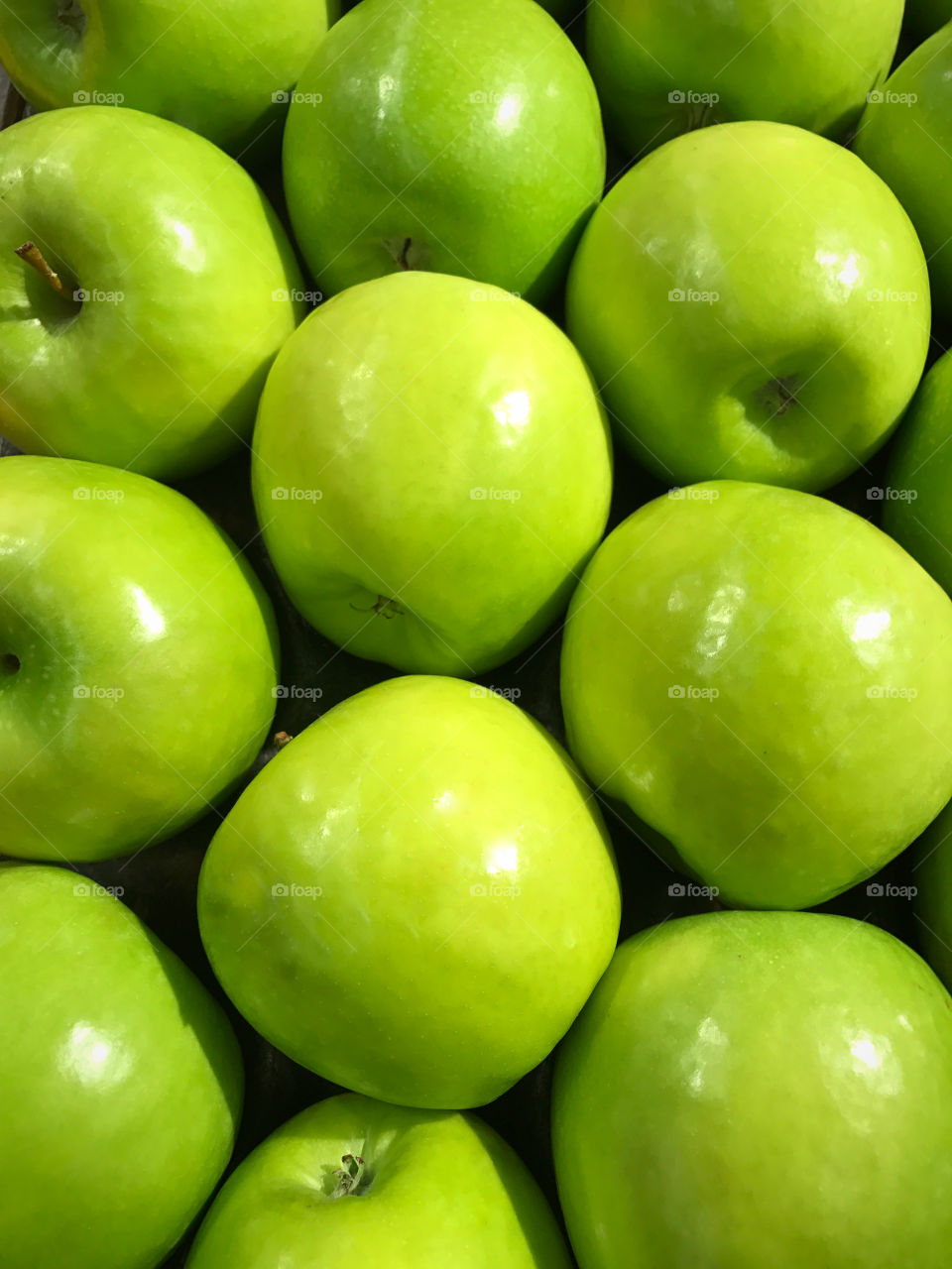 Green apples 