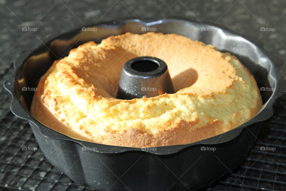 Ring cake and n pan