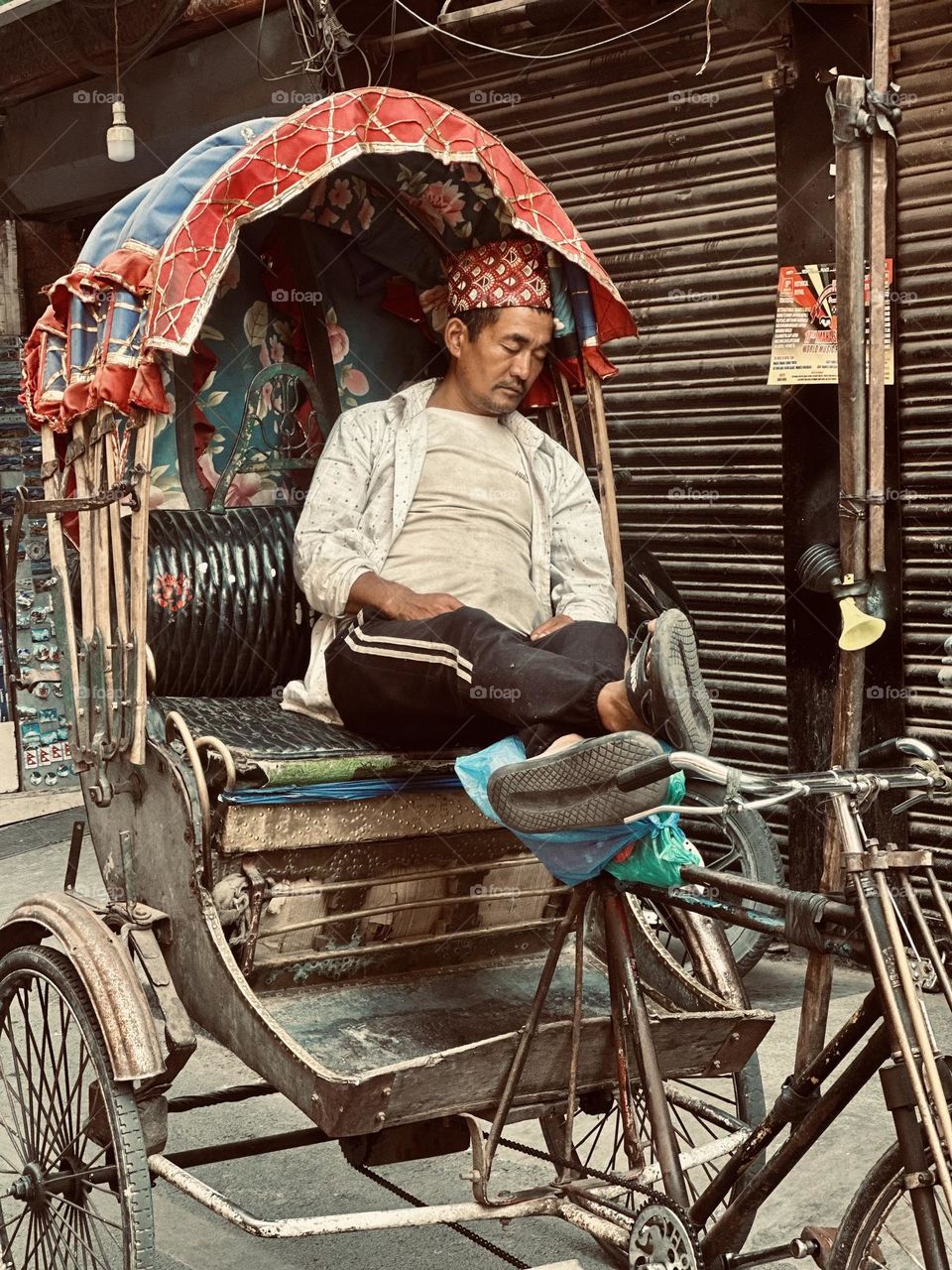 A small nap break in Kathmandu 