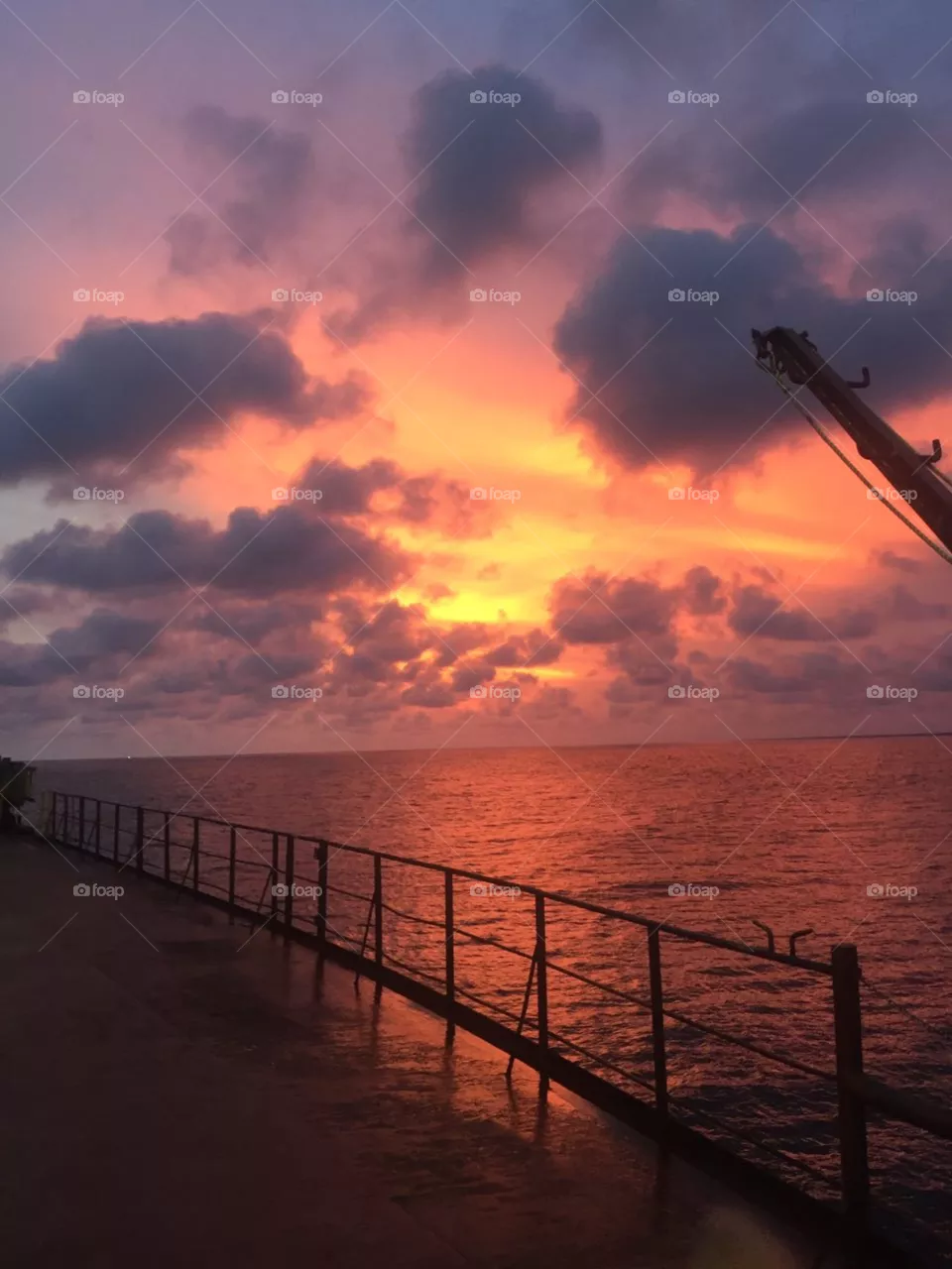 небо и море