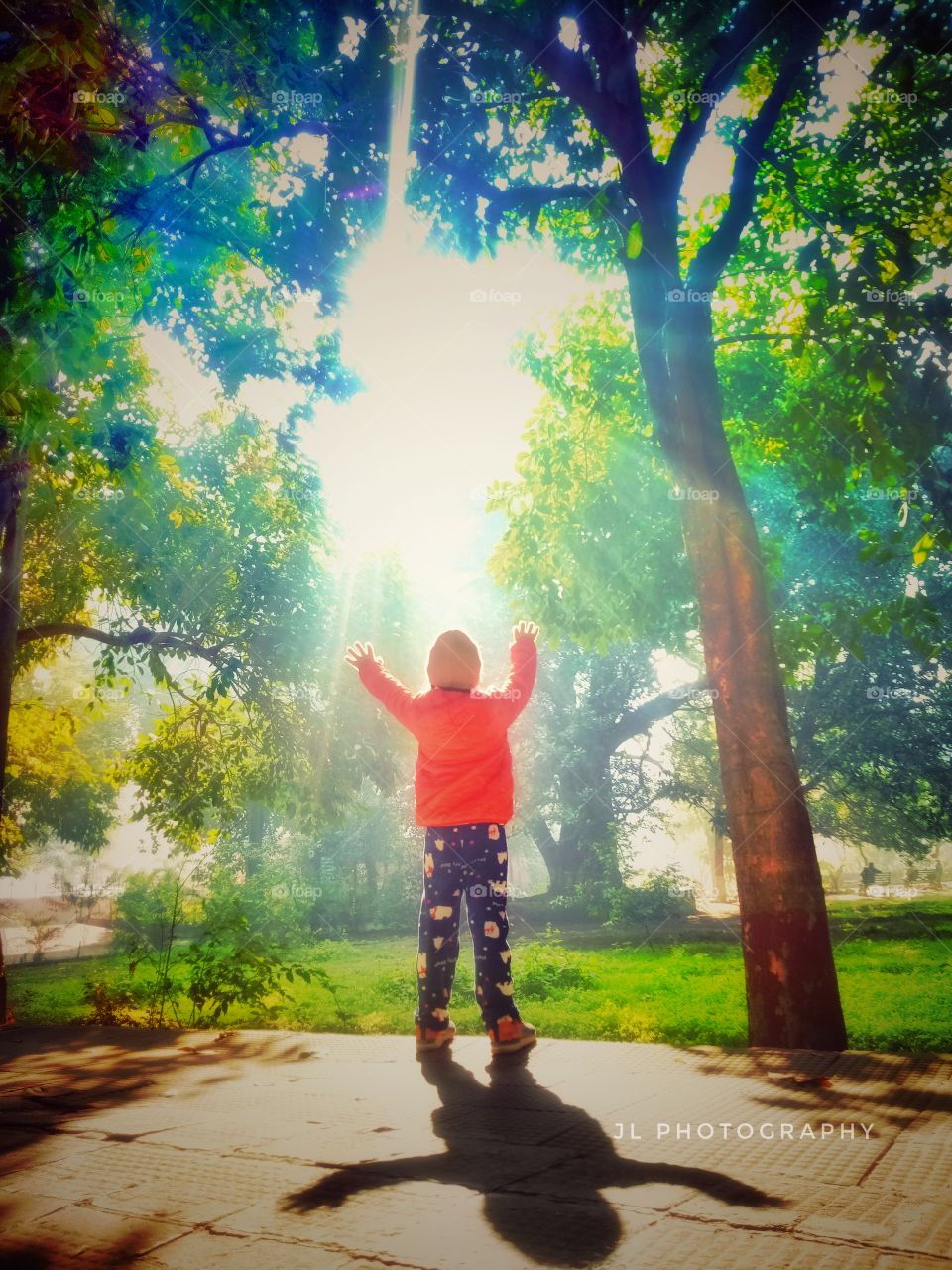 #tree#kid# sky# skylight #park#
