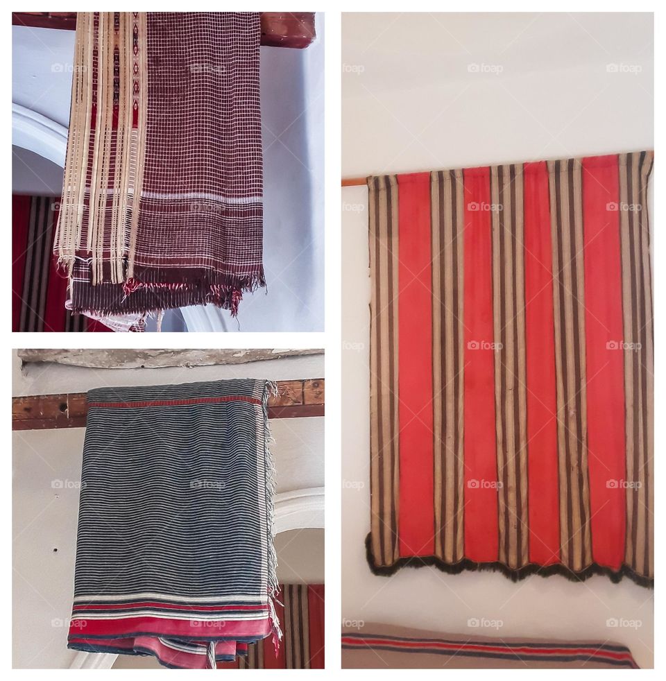 Patterns of textiles used as traditional clothing from the women of the island of Djerba
Blue is worn by women when they leave the house on ordinary occasions
Red for the house and the third for wedding occasions