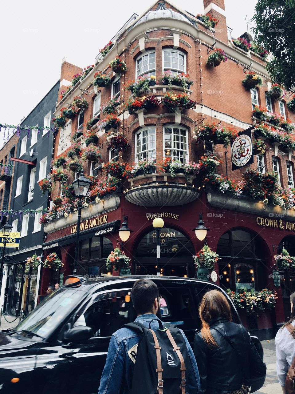 City pub covered in plants 🇬🇧