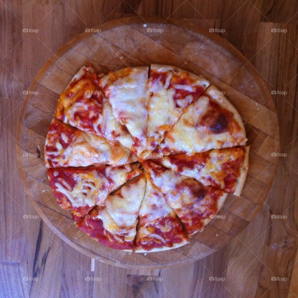 Cheese pizza