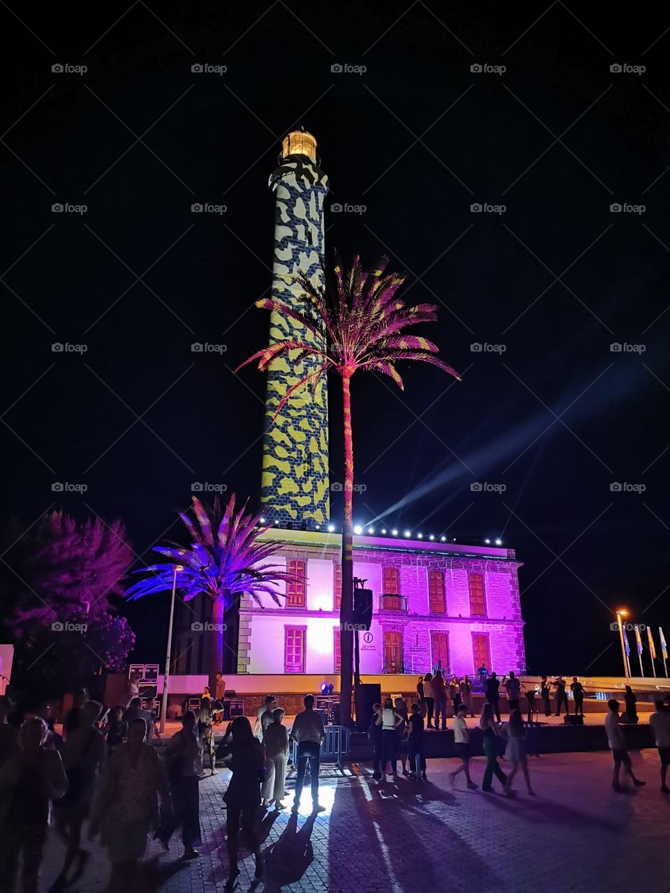 faro Maspalomas gran canaria color magenta