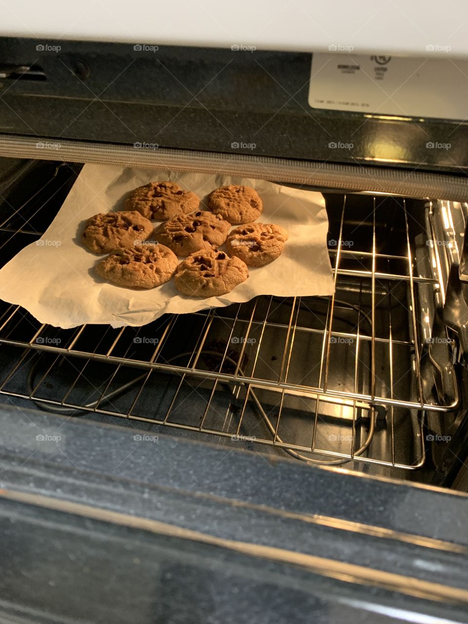 Baking cookies on a hot day is a good idea?