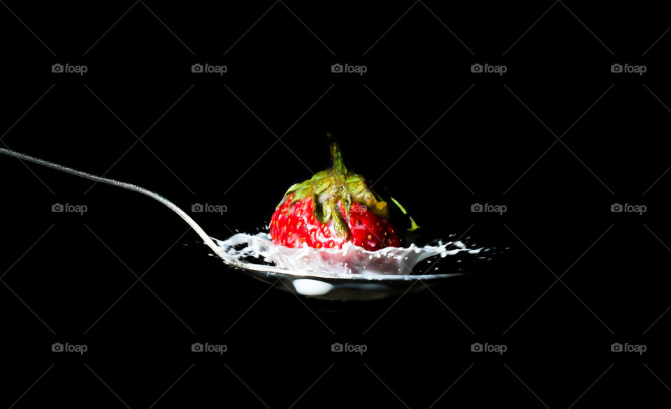 Milky Splash with Strawberry