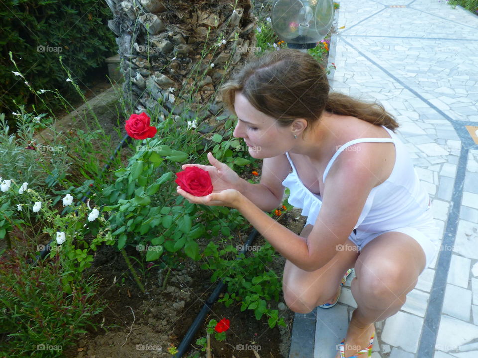 #smell #flower #flowers #beautiful #red #white #girl #palm #Greece