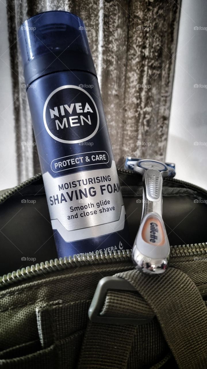 Shaving kit.