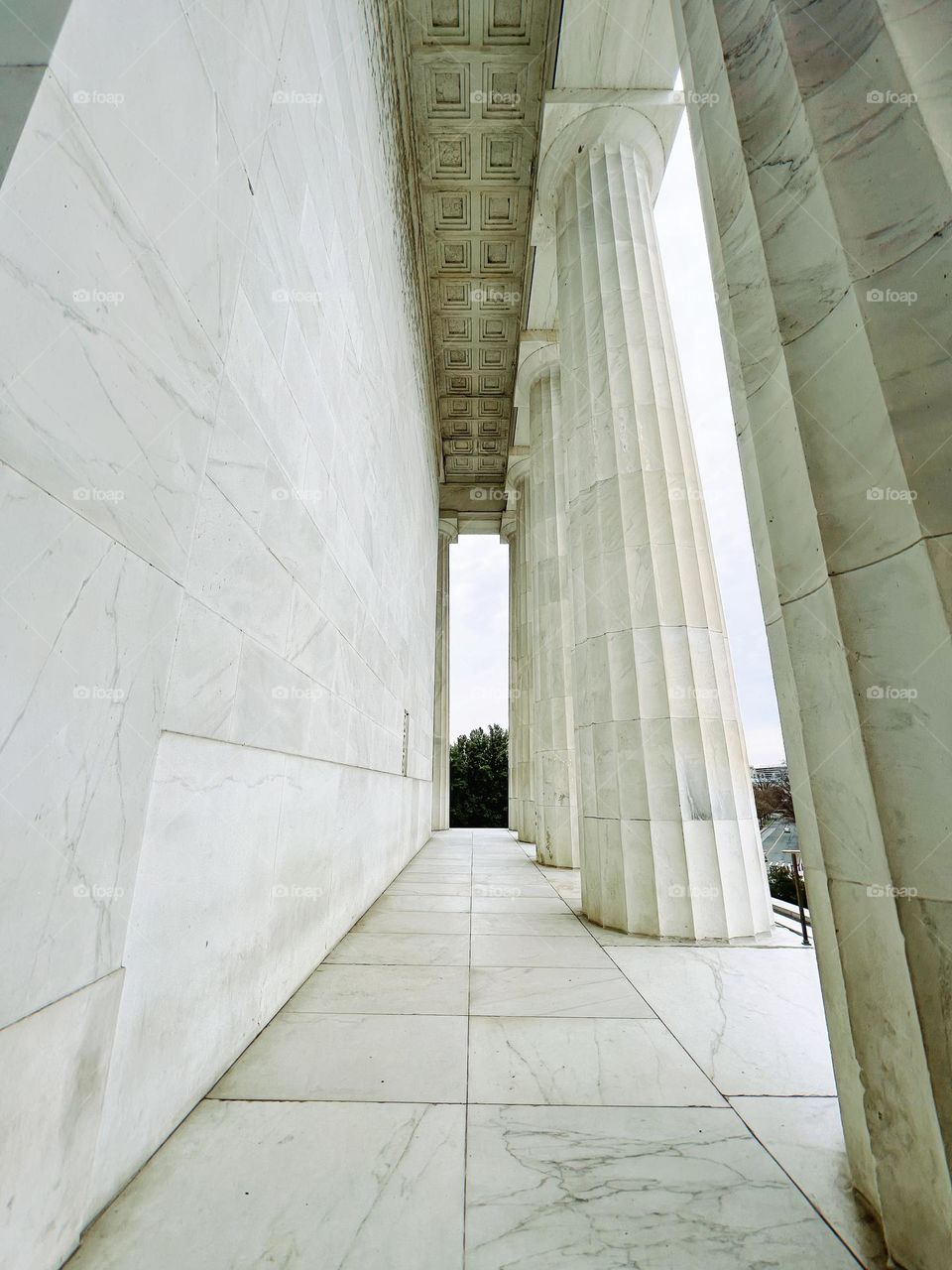 Lincoln Memorial corridor 