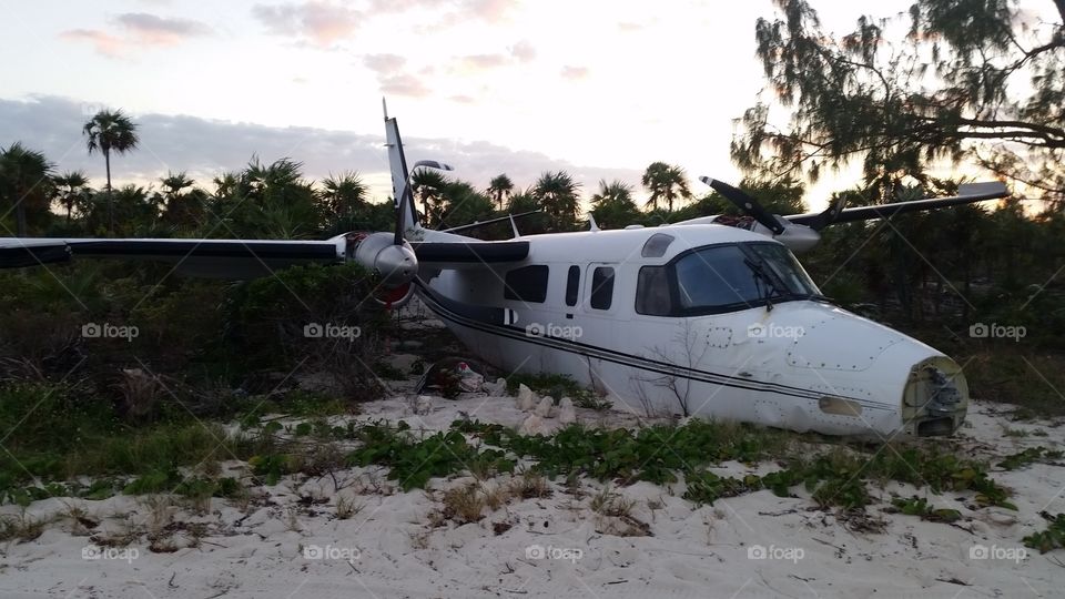 out island private aircraft wreck