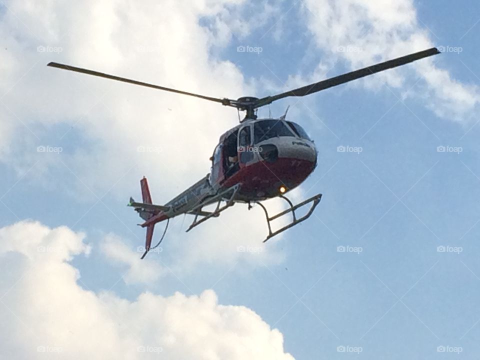 Helicóptero da polícia militar de São Paulo prestando socorro