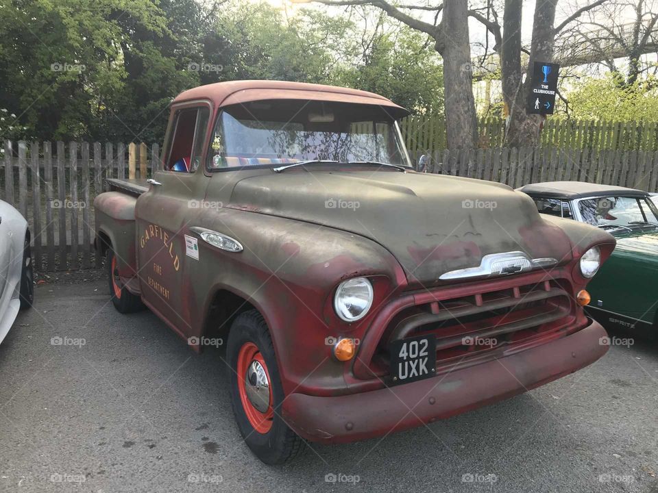 rusty old car