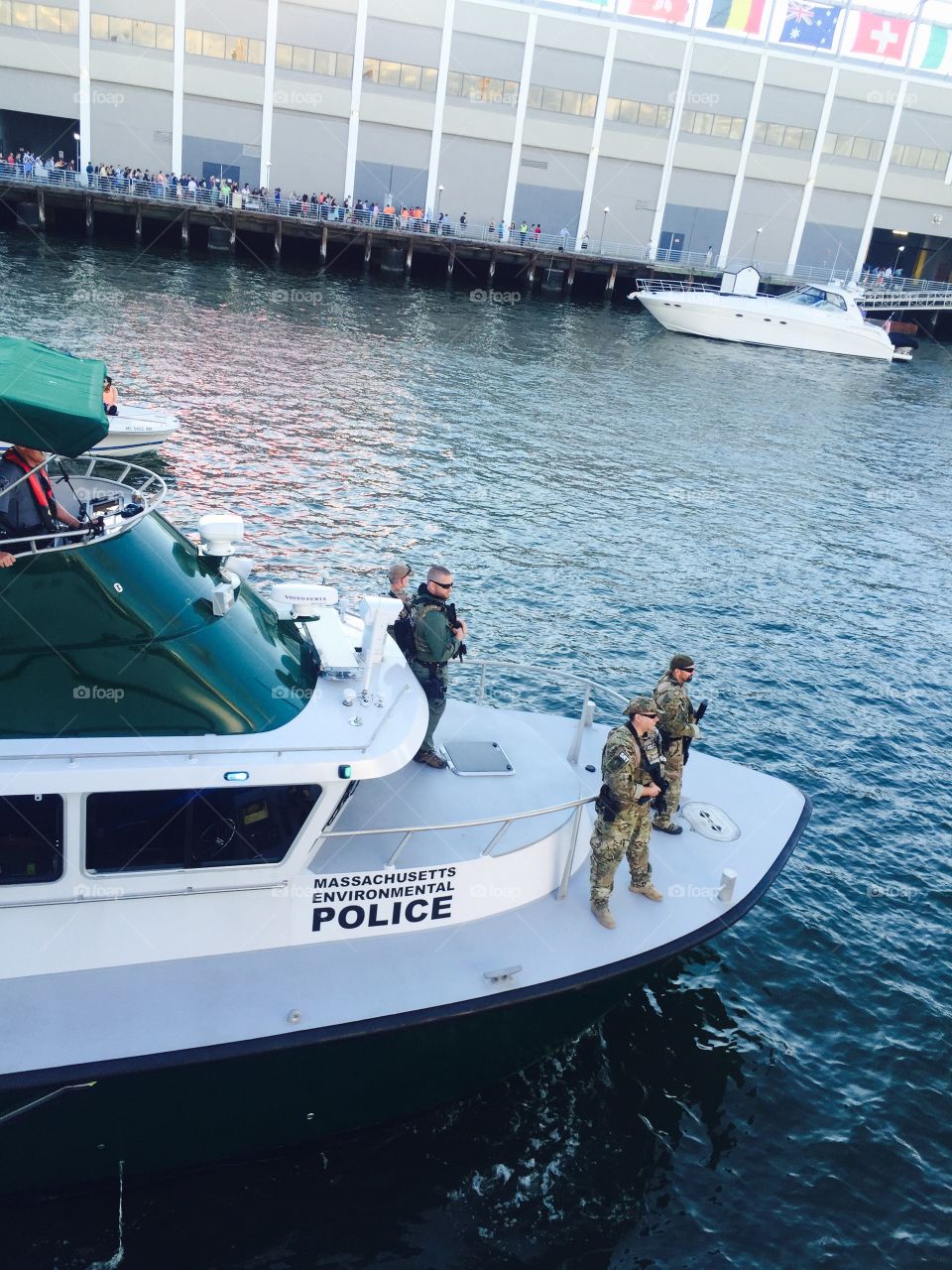 Environmental  police :  I dare to you litter !! 