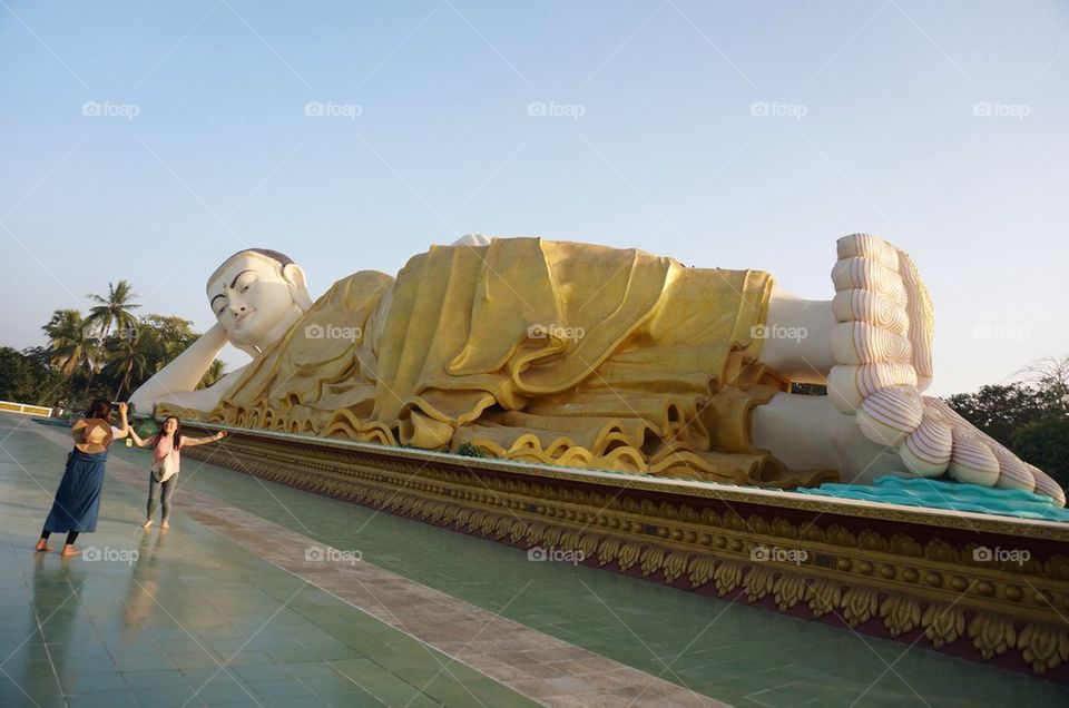Giant Reclining Buddah