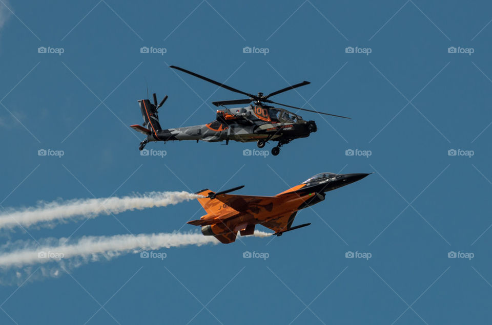 Joint display of AH-64 and F-16