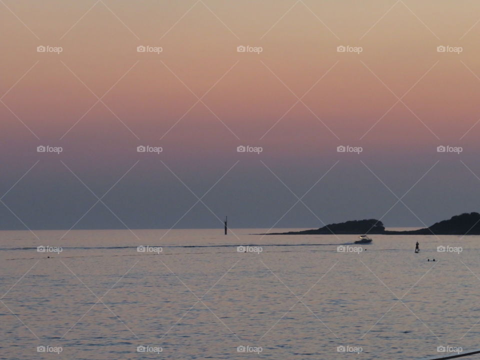 Insel am Abend bei Sonnenuntergang