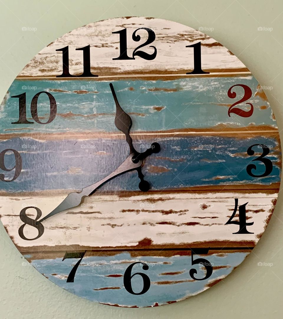 Beach house clock 